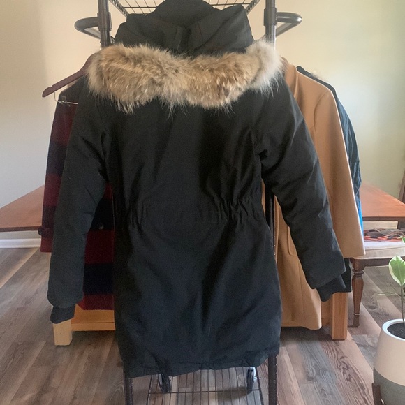 Canda Goose Trillium Parka size small - Picture 3 of 6